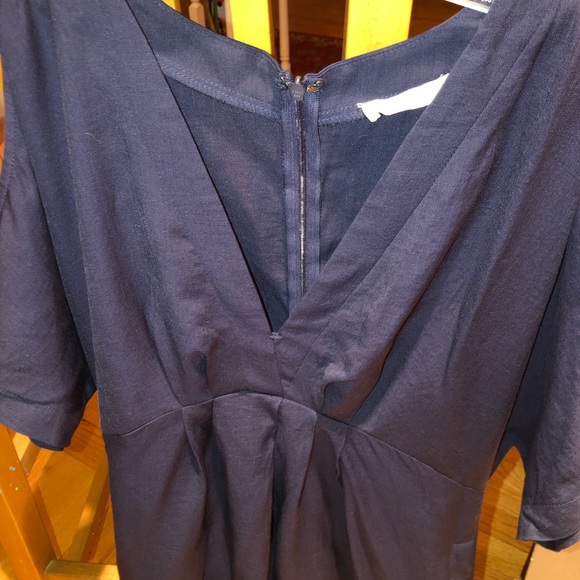 Lush small Navy women’s dress-cut out sleeves - Picture 3 of 6